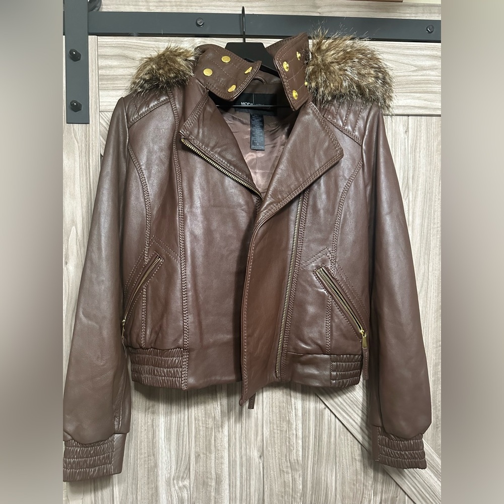 Real Vintage Leather Jacket with fur collar